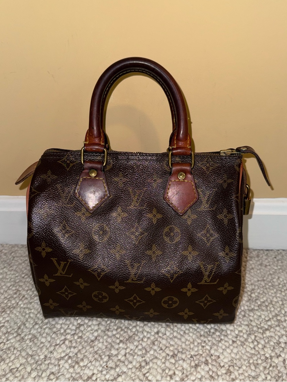 Louis Vuitton Brown Monogram Canvas speedy 25 Satchel with Tan Leather Handles